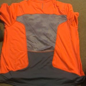 VGUC Men’s Under Armour shirts